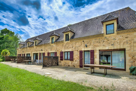
                                                                                        Vente
                                                                                         PERIGORD PROPRIETE 23 HA GITES RIVIERE ETANG