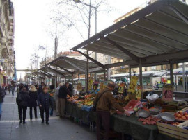 
                                                                                        Location
                                                                                         Perle rare au calme bien sécurisé terrasse sud