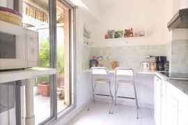 
                                                                                        Location
                                                                                         Perle rare au calme bien sécurisé terrasse sud