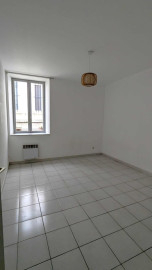 
                                                                                        Location
                                                                                         PERRACHE, proche gare, UCLY, F2 TB état, au calme
