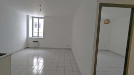 
                                                                                        Location
                                                                                         PERRACHE, proche gare, UCLY, F2 TB état, au calme