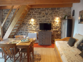 
                                                                                        Location de vacances
                                                                                         Petit gîte cocooning Monts d'Arrée 30 min mer