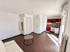 
                                                                                        Location
                                                                                         Petit studio au soleil