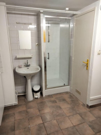 
                                                                                        Location
                                                                                         Petit studio bien équipé.