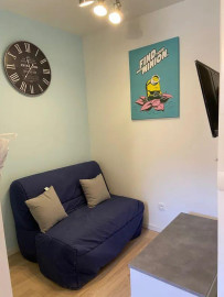 
                                                                                        Location
                                                                                         Petit studio meublé 12m²