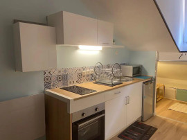 
                                                                                        Location
                                                                                         Petit studio meublé 12m²
