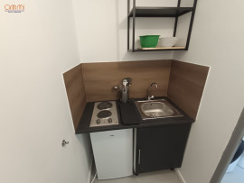 
                                                                                        Location
                                                                                         Petit T2, quartier Henriville, loyer tout compris