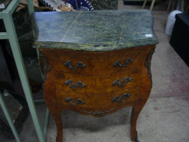 
                                                                        Meuble
                                                                         Petite commode Louis XV, promotion