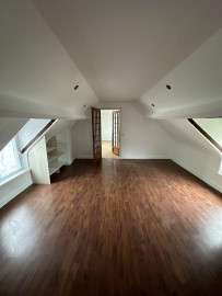 
                                                                                        Location
                                                                                         Petite maison du XIXème dans village calme