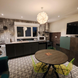
                                                                                        Location
                                                                                         Petite maison meublée ,à louer, refait à neuf
