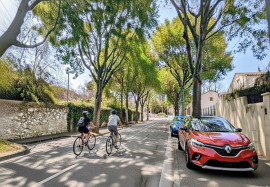 
                                                                                        Location
                                                                                         Petite maison tranquille