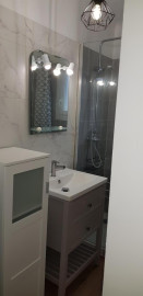 
                                                                                        Location
                                                                                         Petite maison tranquille