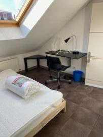 
                                                                                        Location
                                                                                         Petite Maison tranquille près du métro