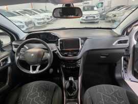 
                                                                                        Voiture
                                                                                         PEUGEOT 2008 - 1.6 Blue-HDi 100 CV STYLE - 5 CV