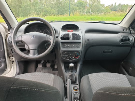 
                                                                                        Voiture
                                                                                         Peugeot 206 1.1 XR