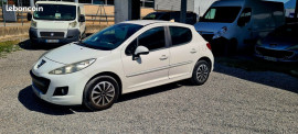 
                                                                                        Voiture
                                                                                         Peugeot 207 + 1.4 hdi 70 ch blue lion 5 portes