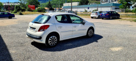 
                                                                                        Voiture
                                                                                         Peugeot 207 + 1.4 hdi 70 ch blue lion 5 portes