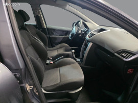 
                                                                                        Voiture
                                                                                         PEUGEOT 207 - 1.6 HDi 90 CV ACTIVE - 5 CV