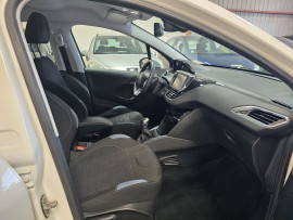 
                                                                                        Voiture
                                                                                         PEUGEOT 208 - 1.6 HDi 92 CV BUSINESS PACK - 4 CV