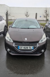 
                                                                        Voiture
                                                                         Peugeot 208 (3 PORTES) 1.6 e-HDi 92ch - Allure