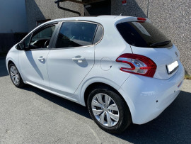 
                                                                                        Voiture
                                                                                         PEUGEOT 208 5 Portes