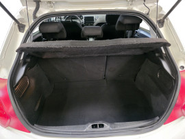 
                                                                                        Voiture
                                                                                         Peugeot 208