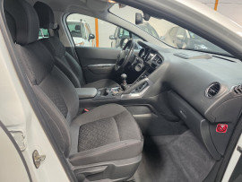 
                                                                                        Voiture
                                                                                         PEUGEOT 3008 - 1.6 Blue-HDi 120 CV STYLE - 6 CV