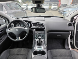 
                                                                                        Voiture
                                                                                         PEUGEOT 3008 - 1.6 HDi 115 CV ALLURE - 6 CV