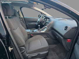 
                                                                                        Voiture
                                                                                         PEUGEOT 3008 - 1.6 HDi 115 CV ALLURE