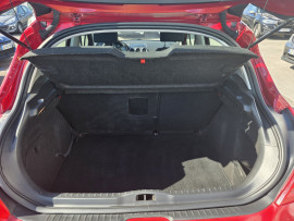 
                                                                                        Voiture
                                                                                         PEUGEOT 308 - 1.6 HDi 110 CV ALLURE - 6 CV