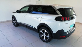 
                                                                                        Voiture
                                                                                         Peugeot 5008 ll 150 ch bluehdi