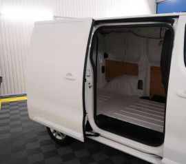 
                                                                                        Utilitaire
                                                                                         Peugeot Expert Premium 2.0 Bluehdi 180