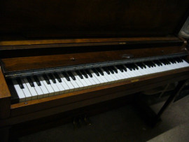 
                                                                                        Instrument de musique
                                                                                         Piano, promotion