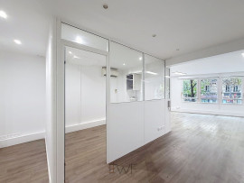 
                                                                                        Location
                                                                                         Place Charles de Gaulles - 126m² bureaux