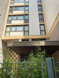 
                                                                                        Location
                                                                                         PLACE DE LA CHAPELLE-30M2
