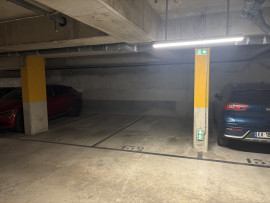 
                                                                                        Location
                                                                                         Place de parking 12 m²