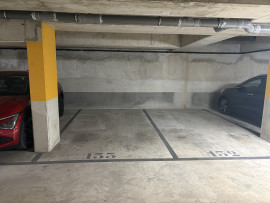 
                                                                                        Location
                                                                                         Place de parking 12 m²