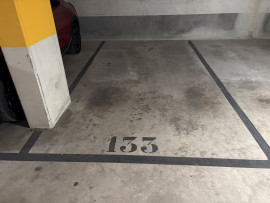 
                                                                                        Location
                                                                                         Place de parking 12 m²
