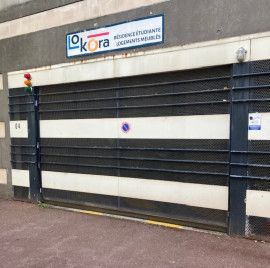 
                                                                                        Location
                                                                                         Place de parking 8 m²