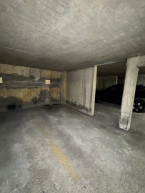 
                                                                                        Location
                                                                                         Place de parking 9 m²