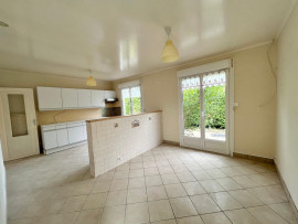 
                                                                                        Location
                                                                                         plain-pied 3 chambres jardin garage