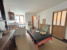 Vente
Plain pied avec extérieur 3 pièces