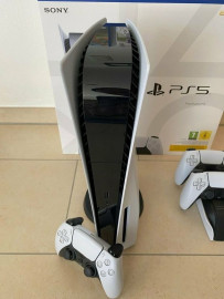 
                                                                                        Console, jeu vidéo
                                                                                         Playstation Sony 5 Très bon état