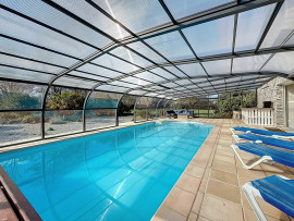 
                                                                                        Vente
                                                                                         PONT HEBERT, maison de 200m2 avec piscine