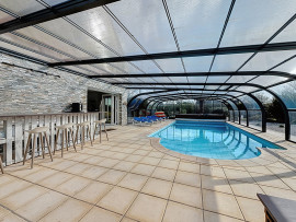 
                                                                                        Vente
                                                                                         PONT HEBERT, maison de 200m2 avec piscine
