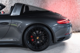 
                                                                                        Voiture
                                                                                         Porsche 911 (991.2) Targa 4S PDK 3.0 420