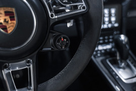 
                                                                                        Voiture
                                                                                         Porsche 911 (991.2) Turbo S 3.8 580