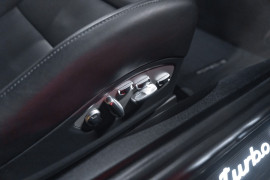 
                                                                                        Voiture
                                                                                         Porsche 911 (991.2) Turbo S 3.8 580