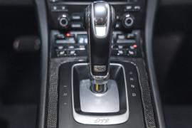
                                                                                        Voiture
                                                                                         Porsche 911 (991.2) Turbo S 3.8 580