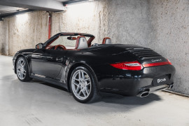 
                                                                                        Voiture
                                                                                         Porsche 911 (997.2) Carrera 4